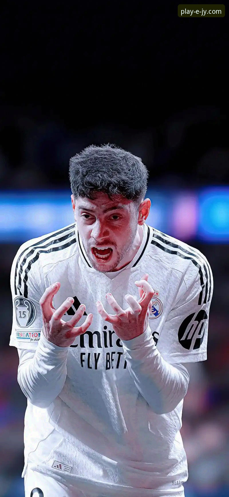 欧冠赛场再现神迹，巴尔韦德戴帽助皇马大胜曼城